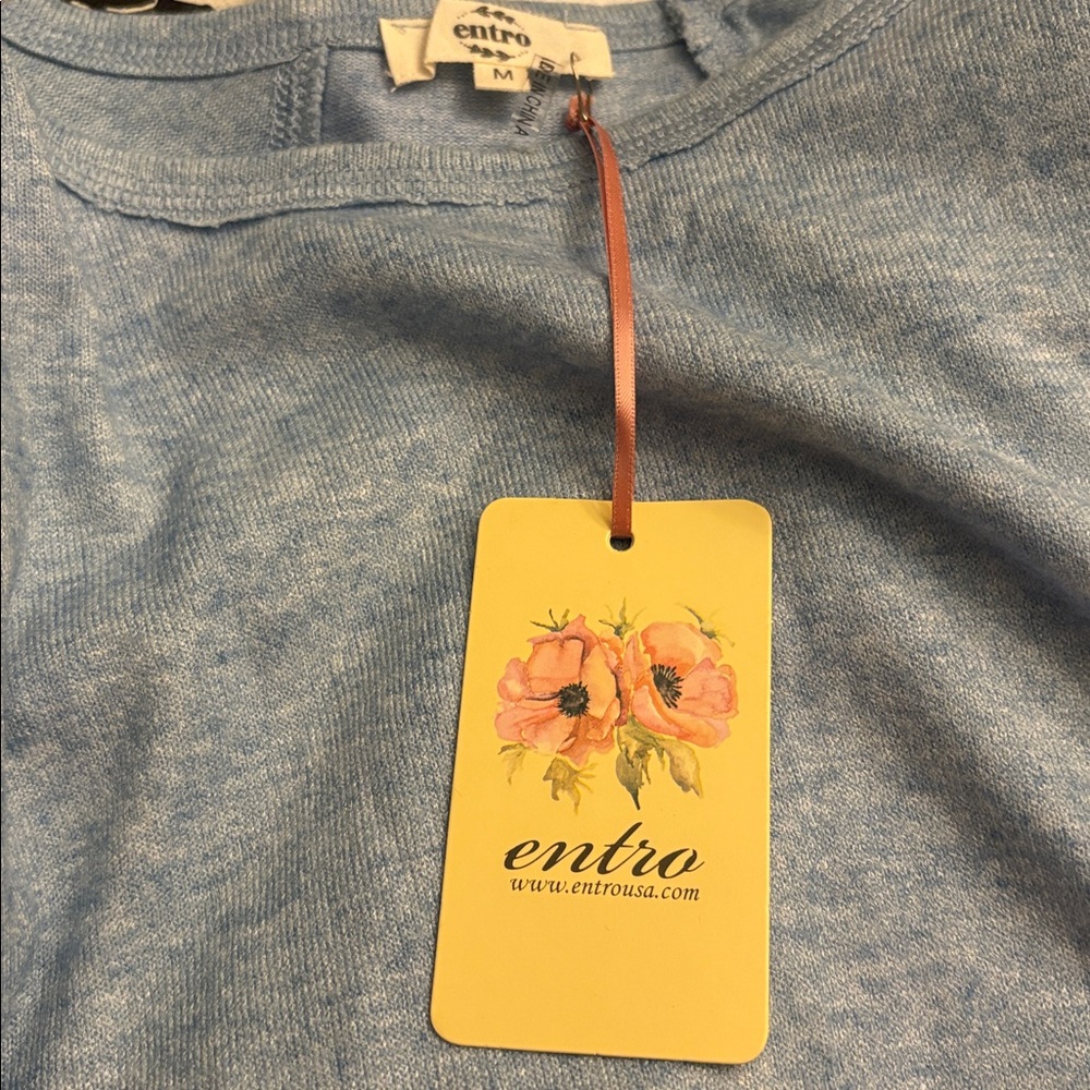 Entro NWT Heathered Light Blue Top Size Medium - Picture 3 of 3